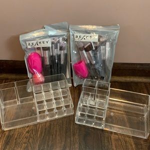 Makeup brush sets & organizers